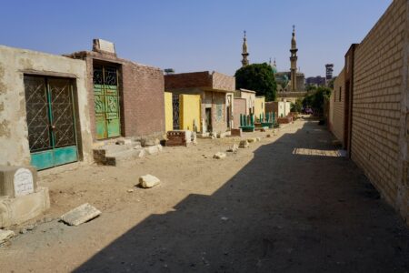 United in Life, Divided in Death: Religion and Gender at the End of the Lifecycle in Egypt